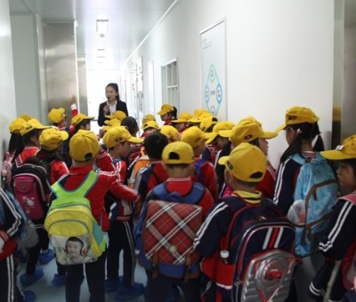 800余名師生、家長(zhǎng)在仙客來(lái)開展社會(huì)實(shí)踐活動(dòng)