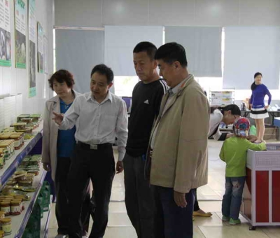 國家食藥用菌技術(shù)創(chuàng)新戰(zhàn)略聯(lián)盟副秘書長劉喜杰一行蒞臨仙客來考察