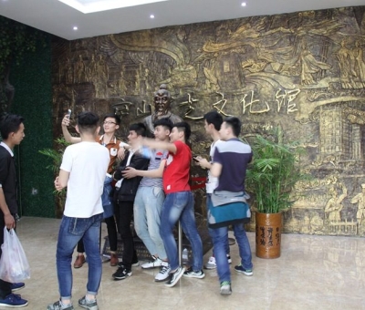 南昌建筑工程技工學(xué)校師生在仙客來學(xué)習(xí)“雙創(chuàng)”經(jīng)驗、分享“雙創(chuàng)”精神