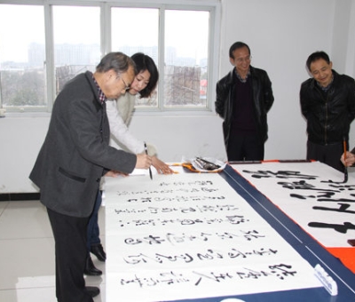 “毛體書法第一人”黃振聲先生深入仙客來(lái)采風(fēng)