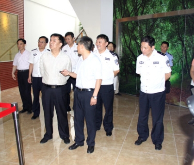 江西省公安廳黨委委員、常務(wù)副廳長(zhǎng)章凱旋蒞臨仙客來(lái)公司調(diào)研公安機(jī)關(guān)服務(wù)企業(yè)發(fā)展新思路