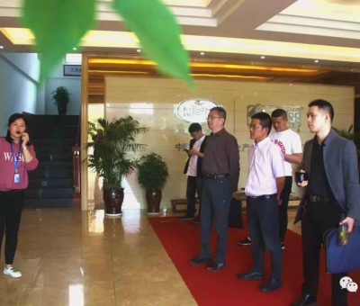 “堅扶實業(yè)，造福人民”推動食用菌產業(yè)升級！省發(fā)改委商價管理處領導蒞臨仙客來靈芝調研。