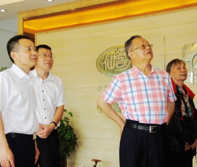 推進(jìn)農(nóng)業(yè)發(fā)展抓好生產(chǎn)落實，仙客來因為他的到來備受鼓舞！