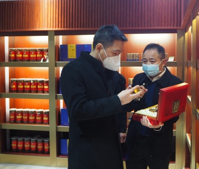 市委常委、市紀(jì)委書記熊明一行到仙客來公司走訪慰問并調(diào)研食品安全工作